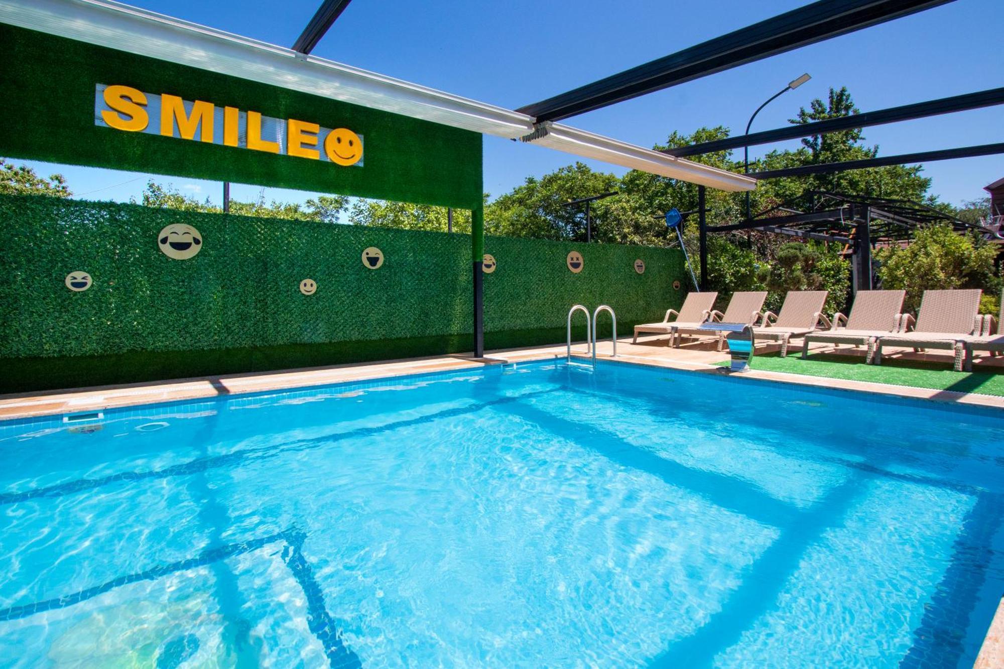 Hotel Smile Kobuleti Exterior photo